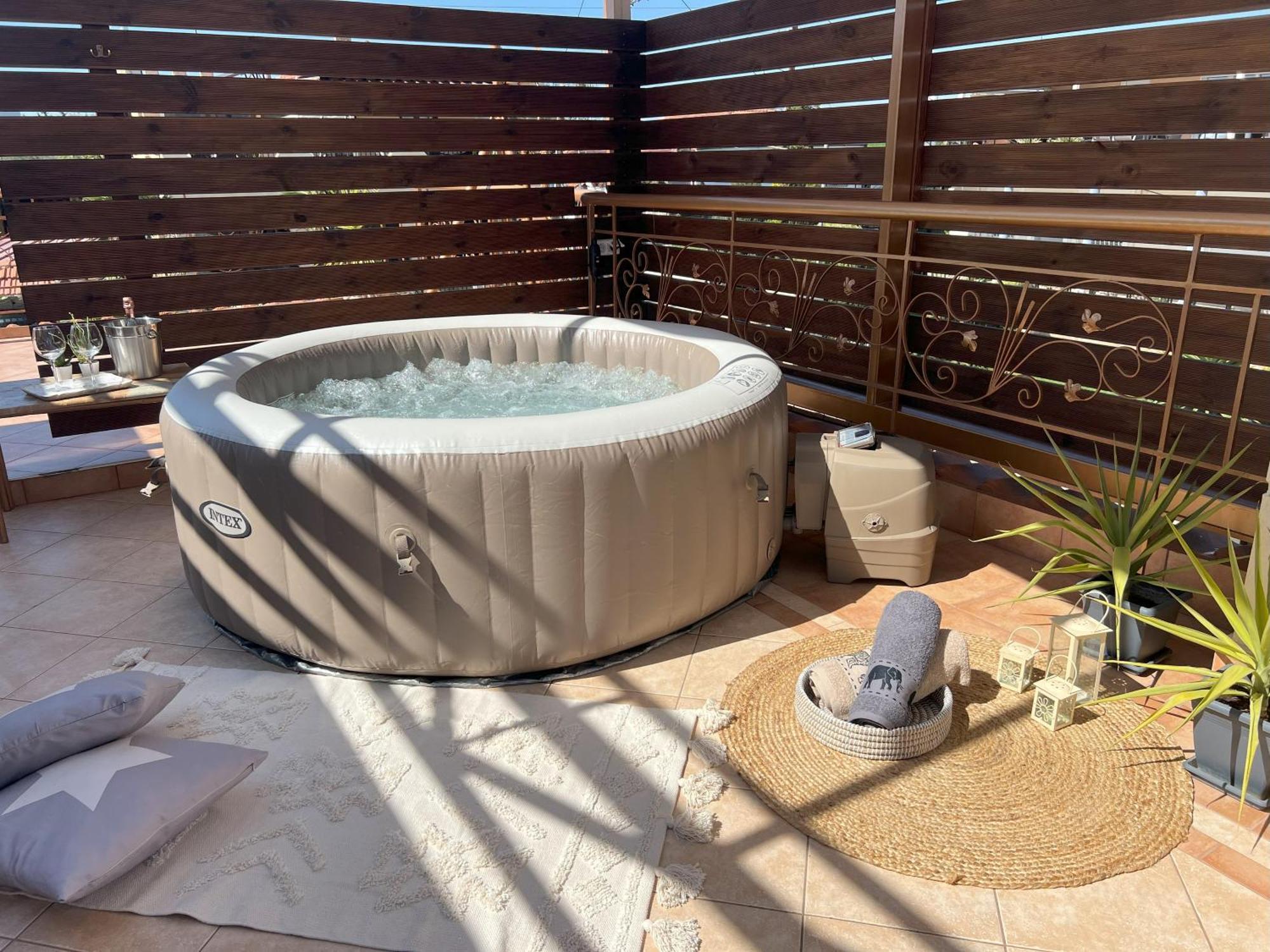 エパノミDoormat# Wait 'N Sea, Jacuzzi, Luxury Stone Houseアパートメント エクステリア 写真